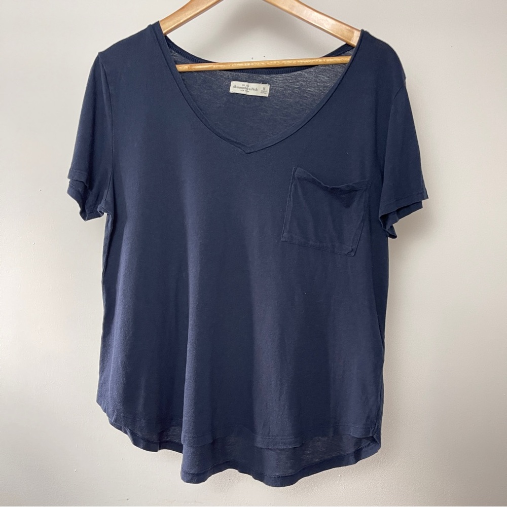 Abercrombie & Fitch Dark Blue V-Neck Tee Size M